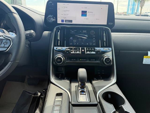 New 2026 Lexus LX 700h Luxury w/ Appearance Package AWD/4WD image 15