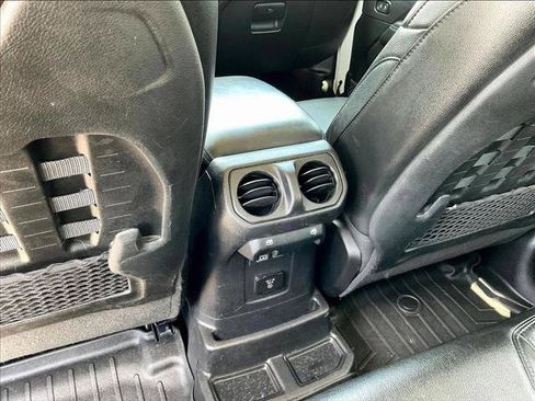 Used 2021 Jeep Wrangler Unlimited Rubicon 4xe AWD/4WD image 24
