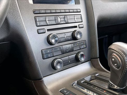 Used 2013 Ford Mustang Coupe RWD image 29