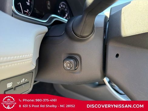 Used 2020 Toyota Avalon Limited w/ Advanced Safety Package image 17