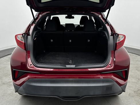 Used 2019 Toyota C-HR XLE image 28