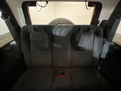 Used 2018 Jeep Wrangler Sport AWD/4WD image 21