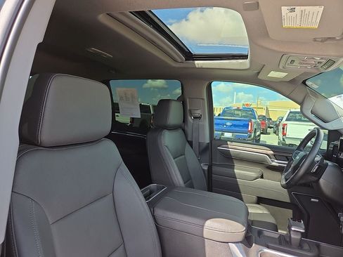 Used 2025 Chevrolet Silverado 1500 LTZ w/ LTZ Premium Package AWD/4WD image 11