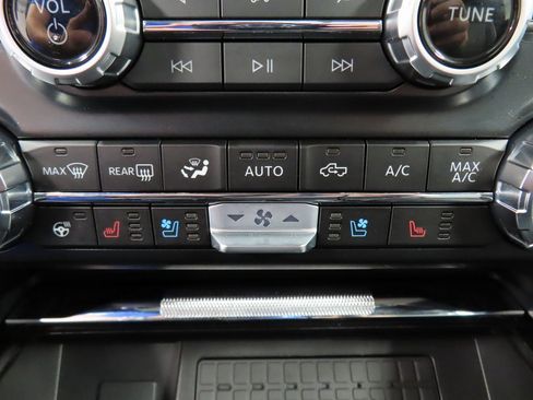 Used 2024 Ford F150 Lariat w/ Equipment Group 502A High image 66