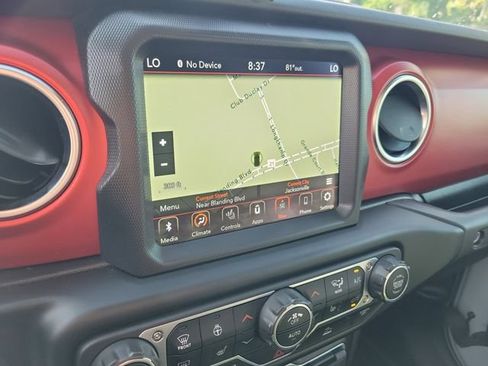 Used 2023 Jeep Wrangler Rubicon w/ Cold Weather Group AWD/4WD image 26