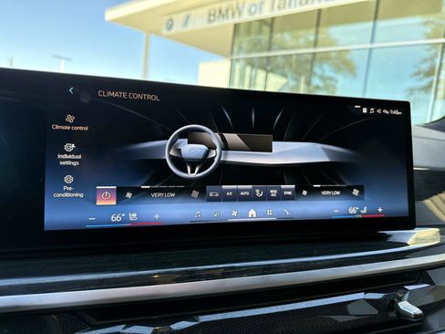 Used 2024 BMW X7 xDrive40i w/ M Sport Package image 31