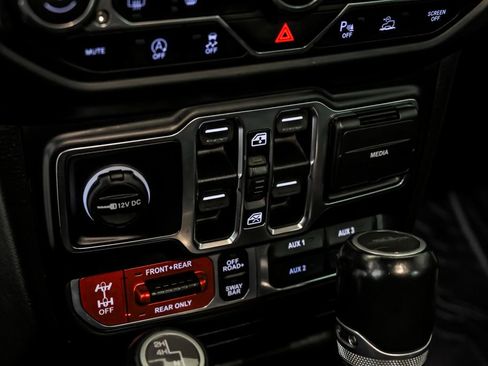 Used 2020 Jeep Gladiator Rubicon AWD/4WD image 22