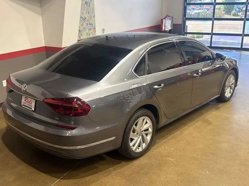 Used 2018 Volkswagen Passat 2.0T SE FWD image 46