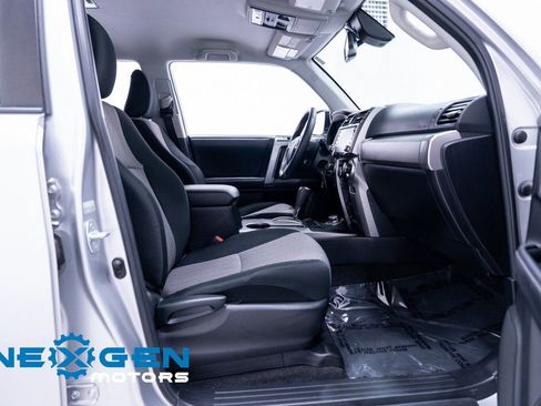 Used 2020 Toyota 4Runner SR5 image 46