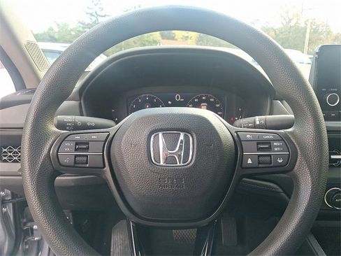 Used 2023 Honda Accord EX image 19