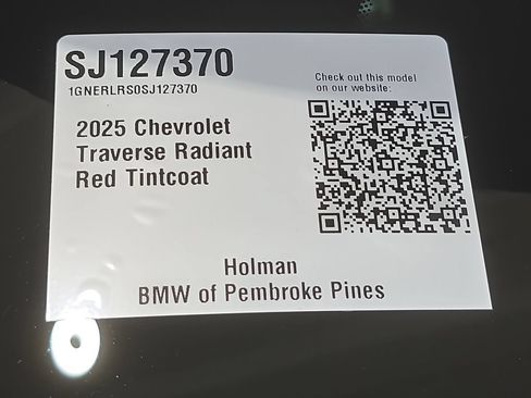 Used 2025 Chevrolet Traverse RS FWD image 31