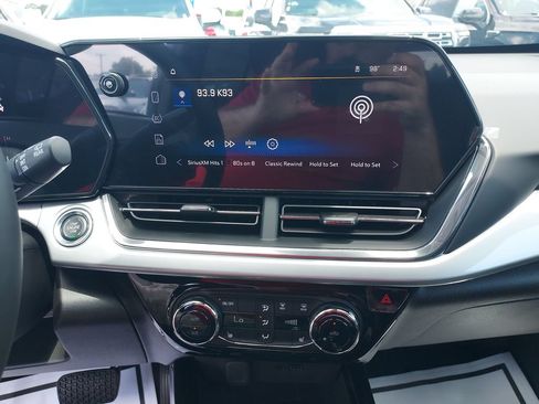 New 2026 Chevrolet Trax LT w/ LT Convenience Package FWD image 18