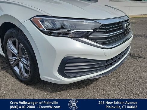 Certified 2023 Volkswagen Jetta SE w/ Panoramic Sunroof Package FWD image 23