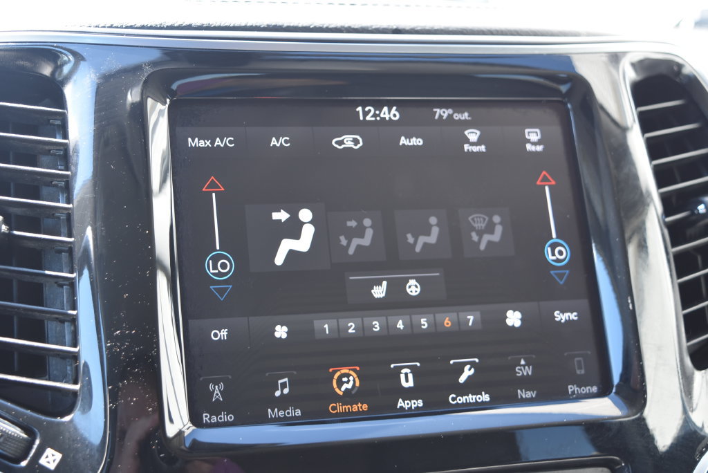 Used 2019 Jeep Cherokee Limited AWD/4WD image 13