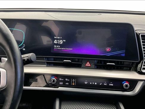 Used 2023 Kia Sportage EX image 6