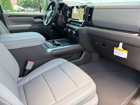 New 2026 GMC Sierra 2500 SLT w/ SLT Premium Package AWD/4WD image 21