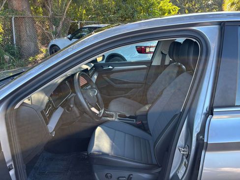 Used 2025 Volkswagen Jetta SE image 25