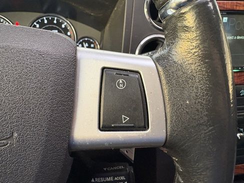 Used 2010 Jeep Commander Limited w/ Trailer Tow Group IV image 14