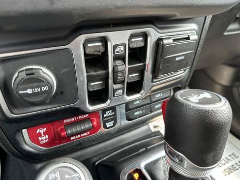 Used 2024 Jeep Wrangler Unlimited Rubicon AWD/4WD image 5