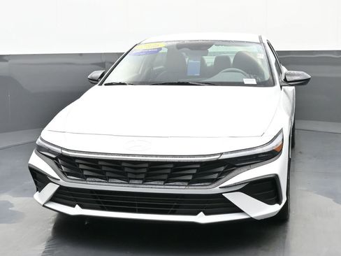 Certified 2026 Hyundai Elantra Sport image 8