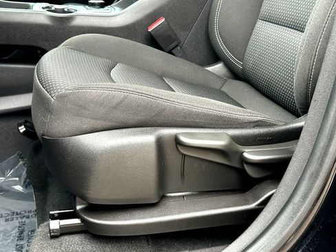 Used 2024 GMC Terrain SLE AWD/4WD image 12