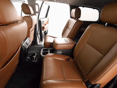 Used 2018 Toyota Sequoia Platinum image 34