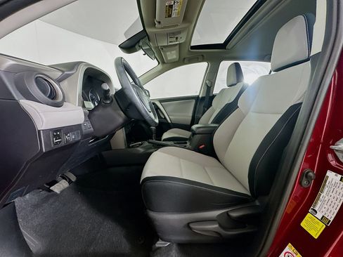 Used 2018 Toyota RAV4 XLE FWD image 13