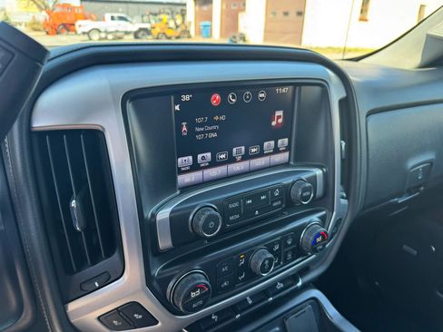 Used 2016 GMC Sierra 1500 SLT w/ SLT Premium Package AWD/4WD image 17