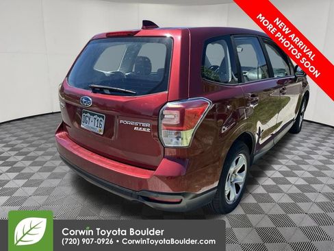 Used 2017 Subaru Forester 2.5i AWD/4WD image 7
