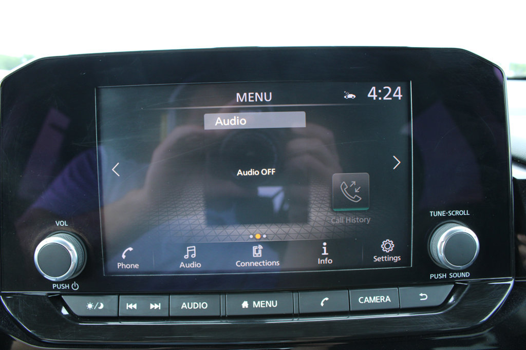 Used 2022 Nissan Pathfinder SV AWD/4WD image 38