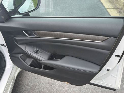 Used 2021 Honda Accord EX-L image 13
