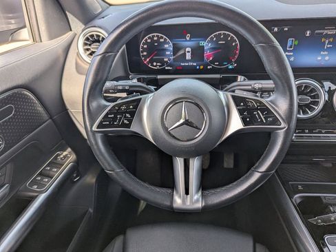 Used 2025 Mercedes-Benz GLA 250 GLA 250 4matic w/ Winter Package image 23