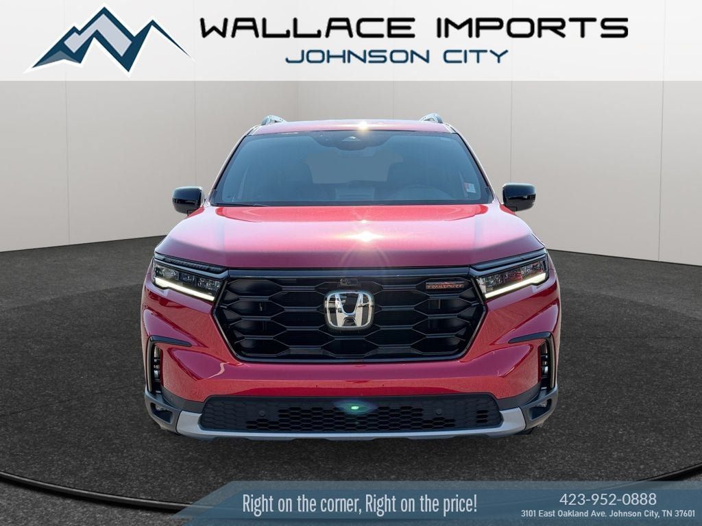 Used 2025 Honda Pilot TrailSport image 8