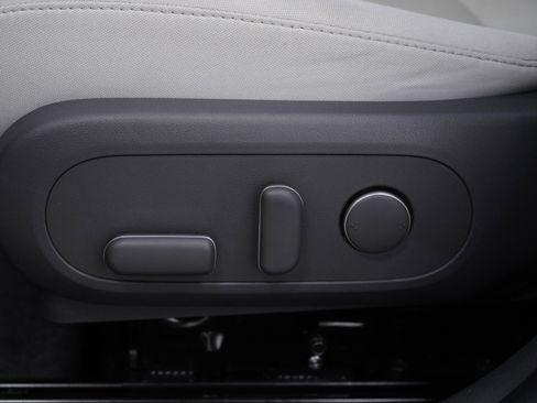 Used 2025 Hyundai Kona SEL image 28