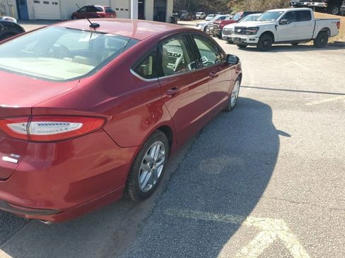 Used 2016 Ford Fusion SE image 6