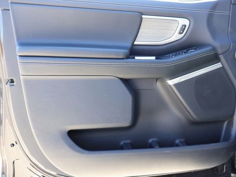 Certified 2025 Ford Expedition Max Platinum image 23