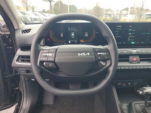 New 2025 Kia K4 LXS image 9
