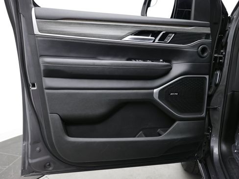 Used 2024 Jeep Wagoneer Series II w/ Flexible Seating Group RWD image 11