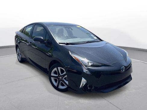 Used 2017 Toyota Prius Three Touring image 4