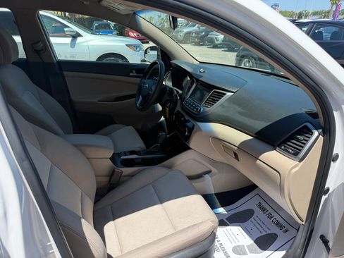 Used 2016 Hyundai Tucson SE w/ Option Group 02 FWD image 17