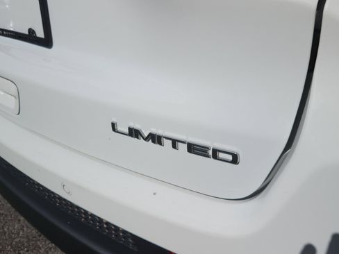Used 2025 Jeep Compass Limited AWD/4WD image 13