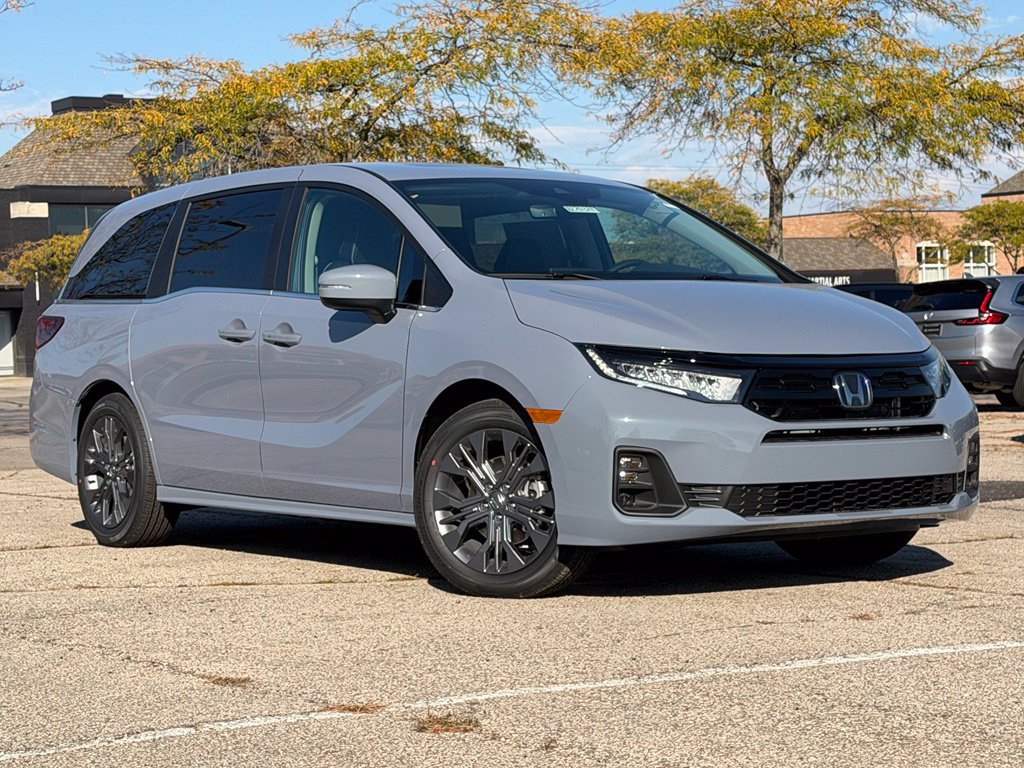 New 2027 Honda Odyssey Touring image 2