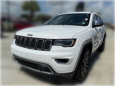 Used 2017 Jeep Grand Cherokee Limited w/ Luxury Group II RWD image 3