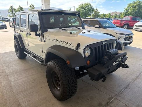 Used 2013 Jeep Wrangler Unlimited Rubicon w/ Connectivity Group AWD/4WD image 4