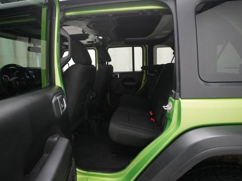 Used 2018 Jeep Wrangler Unlimited Sport S AWD/4WD image 15