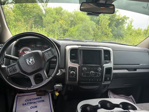 Used 2019 RAM 1500 Big Horn RWD image 8
