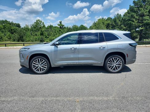 New 2025 Buick Enclave Avenir w/ Super Cruise Package image 2