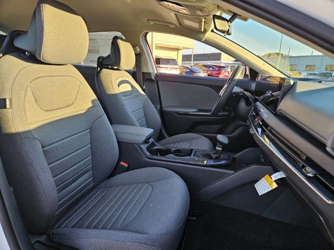New 2025 Kia K4 EX image 12
