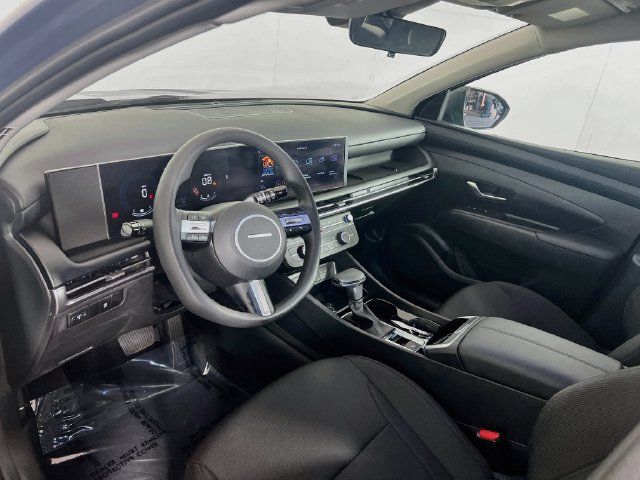 Used 2025 Hyundai Tucson SE FWD image 10