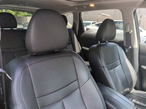 Used 2019 Nissan Rogue SL w/ Premium Package FWD image 28